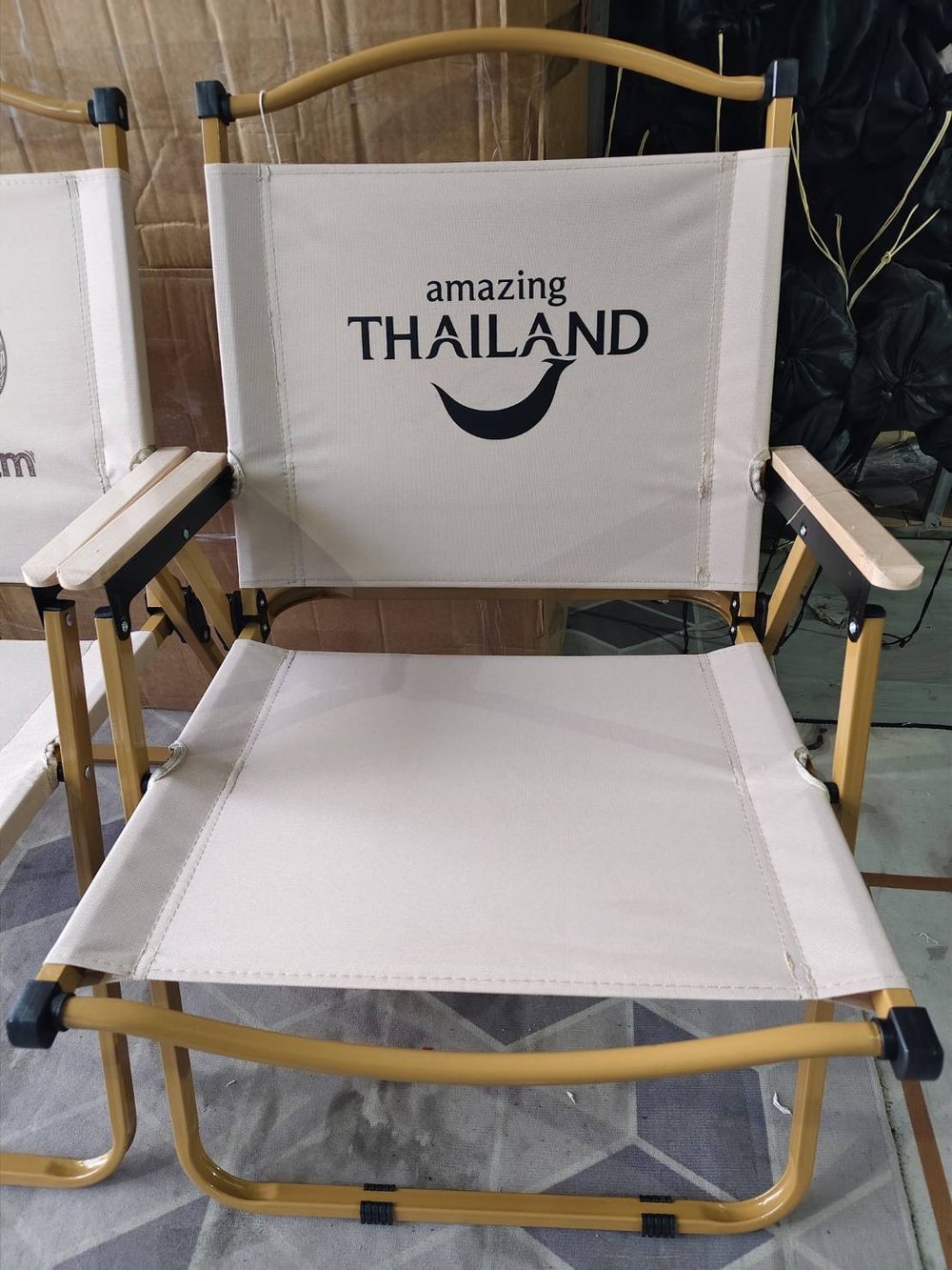 เก้าอี้แคมป์ปิ้งสกรีนโลโก้ Amazing Thailand ผลิตโดย AEW CAMPING